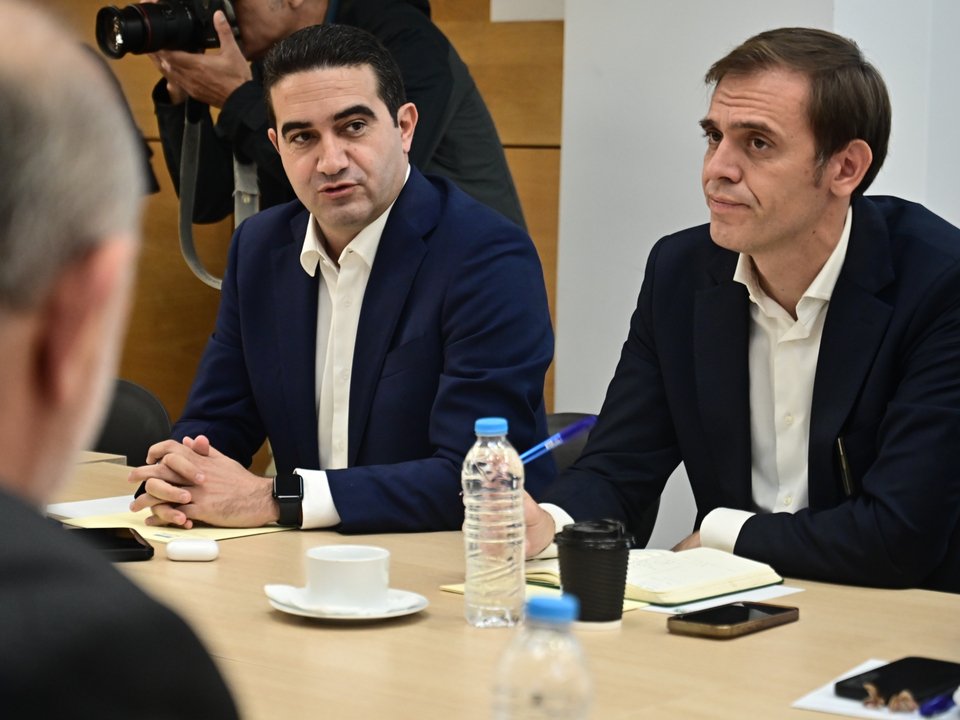 Μιχάλης Κατρίνης και Δημήτρης Μάντζος-Φωτογραφία: ΚΩΣΤΑΣ ΤΖΟΥΜΑΣ/EUROKINISSI