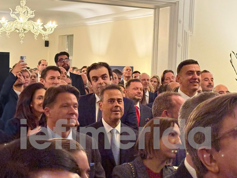 Ο Κυριάκος Πιερρακάκης, ο Σταύρος Παπασταύρου και ο Βασίλης Κικίλιας 