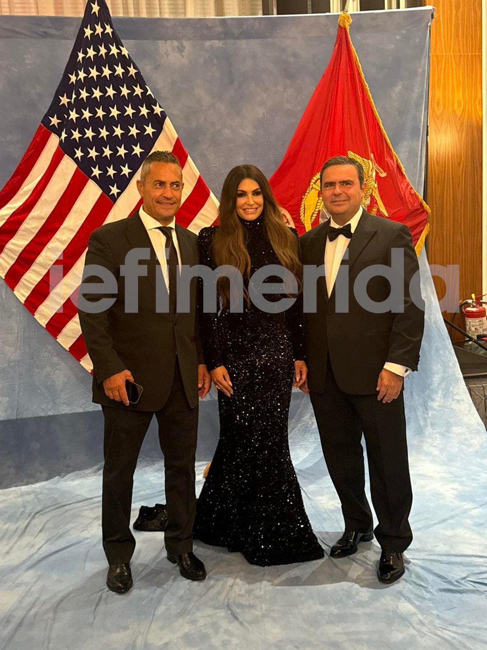 Η πρέσβης με τον Τζον Χριστοδούλου και τον Πέτρο Μαχά