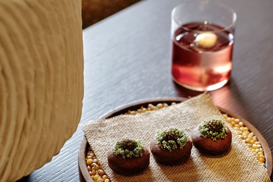 Νόστιμες γλυκιές και αλμυρές μπουκιές μαζί με το ποτό σας