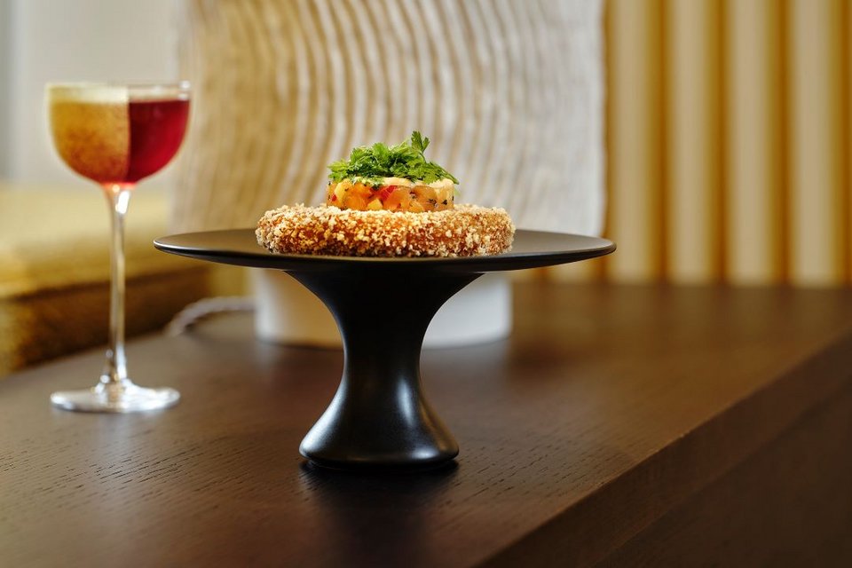 Από το βράδυ μπορείτε να απολαύσετε το ποτό σας 