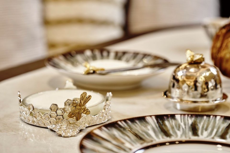 Τα πορσελάνινα σερβίτσια 