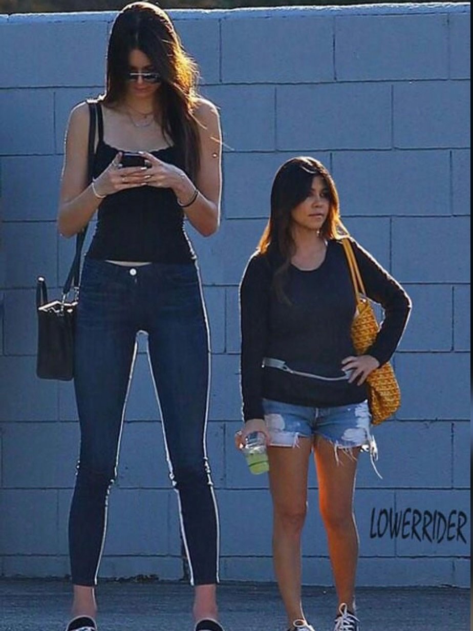 H φωτογραφία των δύο αδερφών που προκάλεσε έκπληξη στους θαυμαστές τους 