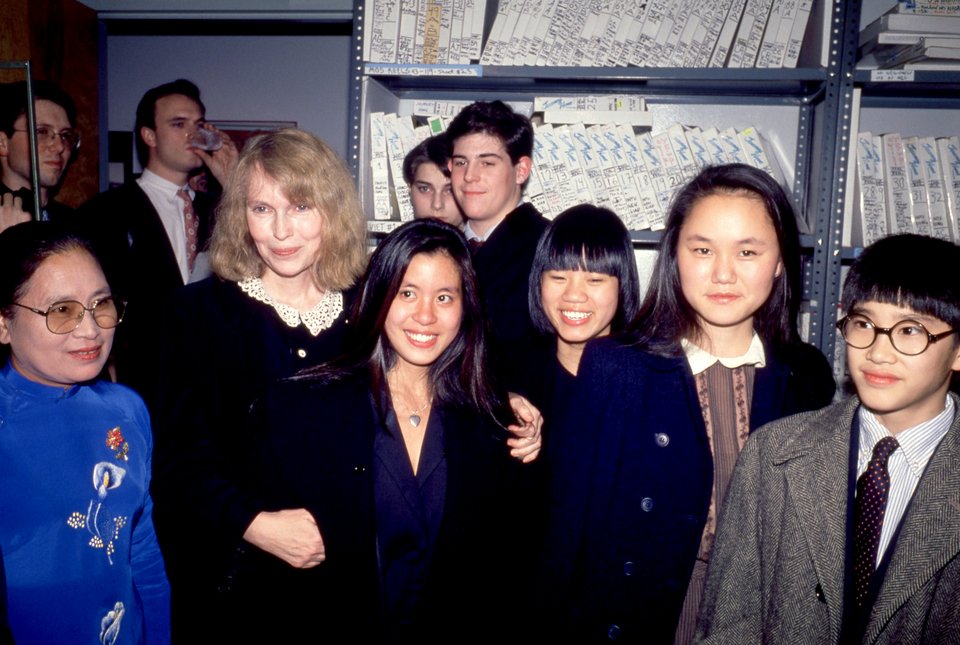  H Μία Φάροου με τις κόρες της Λαρκ Πρέβιν, Σάμερ Σονγκ, Σουν -Γι Πρέβιν και ο γιος της Μόουζες  