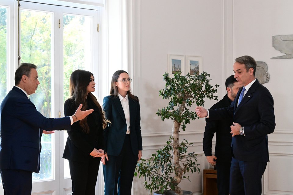  Κυριάκος Μητσοτάκης, Σταύρος Παπασταύρου και Κίμπερλι Γκίλφοϊλ /Eurokinissi 