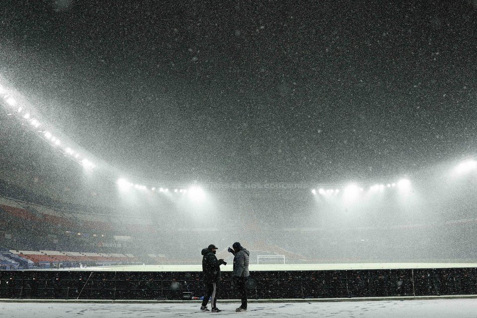 Το «Παρκ ντε Πρενς» χιονισμένο / EPA μέσω ΑΠΕ-ΜΠΕ