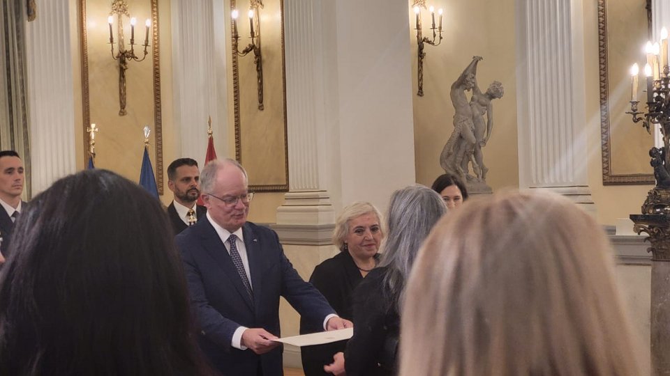 Ο ΠτΔ Κώστας Τασούλας με τη νέα πρέσβη του Καναδά στην Ελλάδα Σόνια Θίσσεν