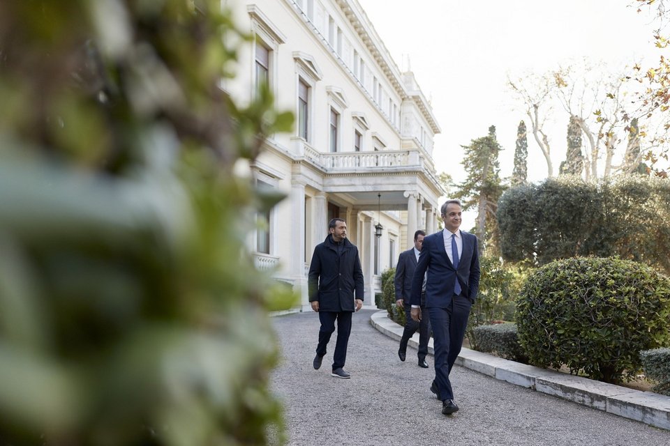 Ο Κυριάκος Μητσοτάκης αποχωρεί από το Προεδρικό -Φωτογραφία: Γρ. Τύπου Πρωθυπουργού/Δημήτρης Παπαμήτσος