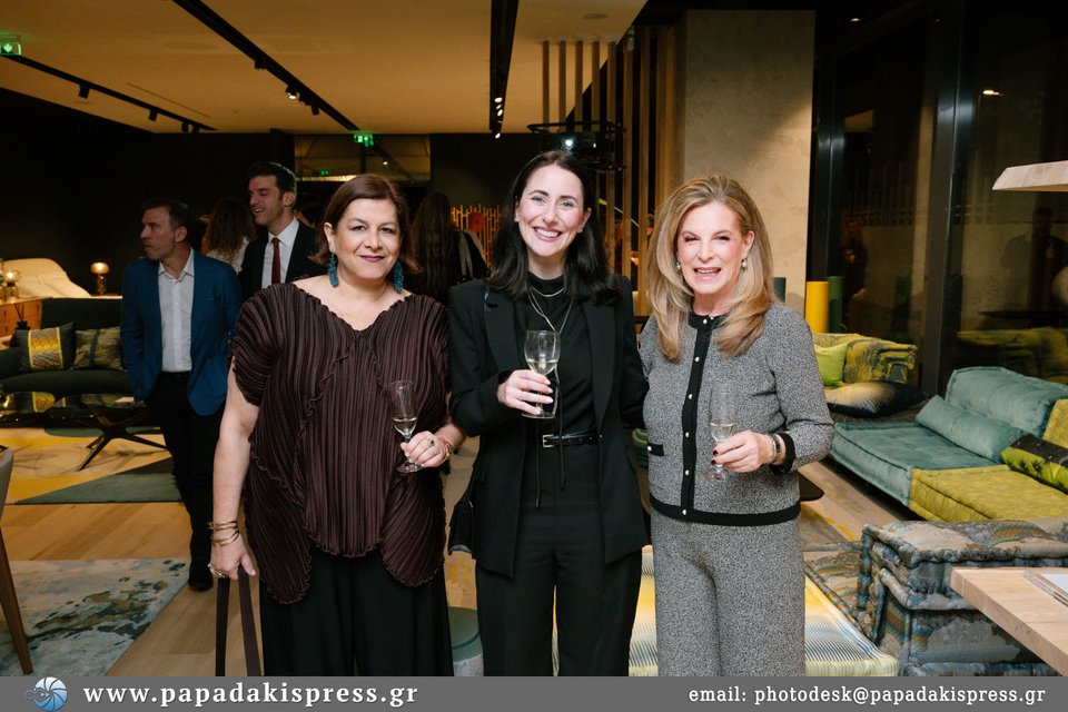 Έλις Κις, Maria Angela Arnesano (Roche Bobois International), Ντίνα Κόμη / Φωτογραφία: Papadakispress