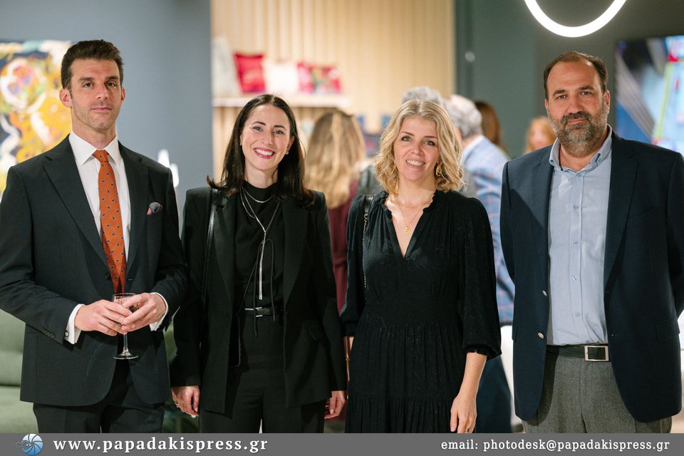 Δημήτρης Κόμης, Maria Angela Arnesano (Roche Bobois International), Jennifer Barre (Roche Bobois International), Πέτρος Παπαιωάννου Φωτογραφία: Papadakispress