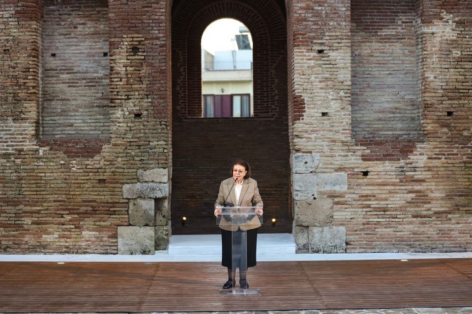 H Υπουργός Πολιτισμού Λίνα Μενδώνη εγκαινίασε, στην Πάτρα, το έργο ανάδειξης, αποκατάστασης, συντήρησης, διαμόρφωσης περιβάλλοντος χώρου και φωτισμού του Ρωμαϊκού Ωδείου