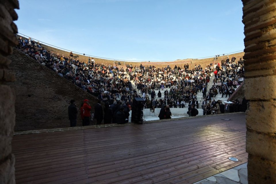 Το Ρωμαϊκό Ωδείο της Πάτρας κατασκευάστηκε το πρώτο μισό του 2ου αι. μ.Χ. και έπαψε να χρησιμοποιείται στα τέλη του 3ου αι. μ.Χ.