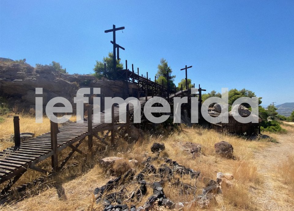 Ένα μέρος των σκηνικών που στήθηκαν στα Μέγαρα για την ταινία «The Carpenter's Son» με τον Νίκολας Κέιτζ