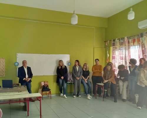 Επίσκεψη σε σχολικές μονάδες