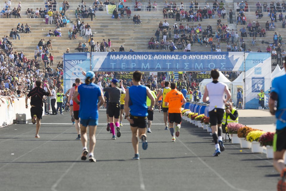 Σύμφωνα με τις επίσημες εκτιμήσεις, περισσότεροι από 75.000 και πλέον συμμετέχοντες και θεατές ζωντανεύουν τα τελευταία χρόνια την ιστορική διαδρομή κάθε Νοέμβριο από τον Μαραθώνα ως το Παναθηναϊκό Στάδιο
