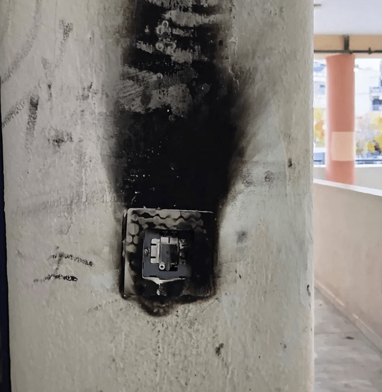 Σοβαρές φθορές σε σχολικά συγκροτήματα του δήμου Καλαμαριάς στη Θεσσαλονίκη προκάλεσαν τις τελευταίες ημέρες νεαρά άτομα σπάζοντας τζάμια και καταστρέφοντας σχολικό εξοπλισμό