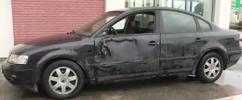 Νταλίκα εμβόλισε χαλασμένο ΙΧ που ήταν στην άκρη του δρόμου - Χαροπαλεύει ο οδηγός