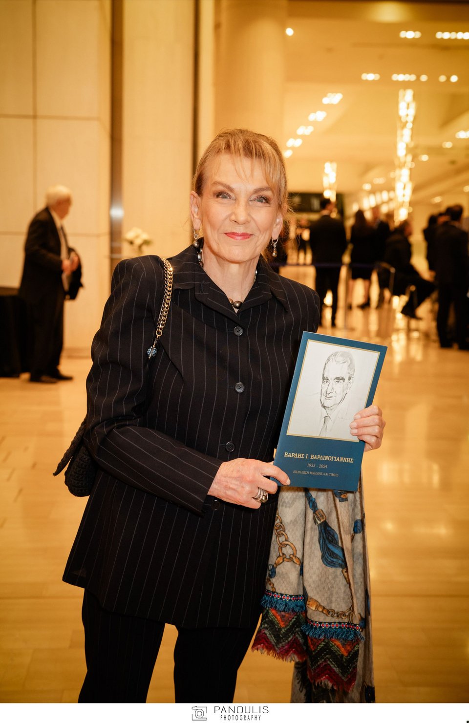 ΦΩΤΕΙΝΗ ΠΙΠΙΛΗ