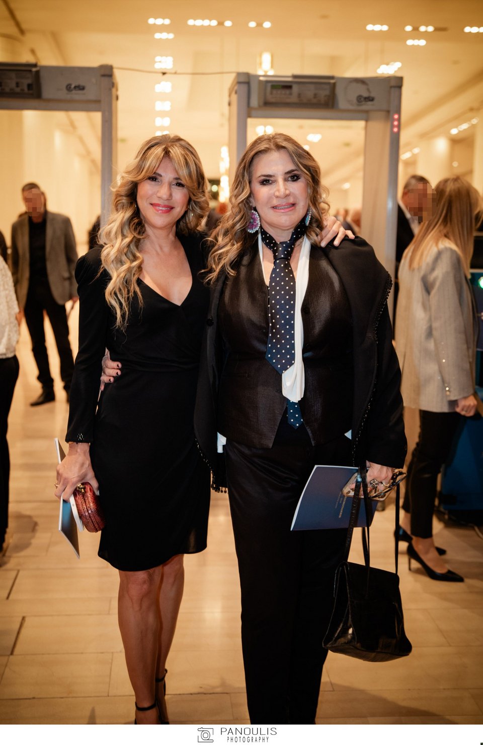 ΑΛΕΞΙΑ ΠΑΠΑΝΔΡΕΟΥ, ΜΙΝΑ ΠΑΠΑΘΕΟΔΩΡΟΥ ΒΑΛΥΡΑΚΗ