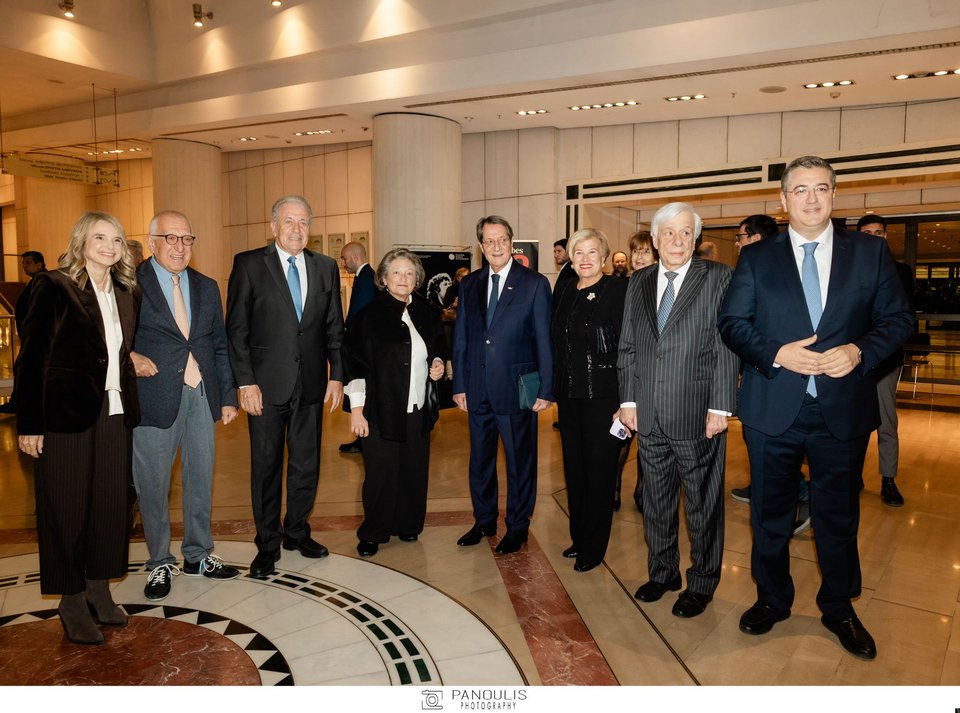 ΜΙΛΕΝΑ ΑΠΟΣΤΟΛΑΚΗ, ΝΙΚΗΤΑΣ ΚΑΚΛΑΜΑΝΗΣ, ΔΗΜΗΤΡΗΣ ΑΒΡΑΜΟΠΟΥΛΟΣ, ΣΙΣΣΥ ΠΑΥΛΟΠΟΥΛΟΥ, ΝΙΚΟΣ ΑΝΑΣΤΑΣΙΑΔΗΣ, ΑΝΤΡΗ ΑΝΑΣΤΑΣΙΑΔΗ, ΠΡΟΚΟΠΗΣ ΠΑΥΛΟΠΟΥΛΟΣ, ΑΠΟΣΤΟΛΟΣ ΤΖΙΤΖΙΚΩΣΤΑΣ