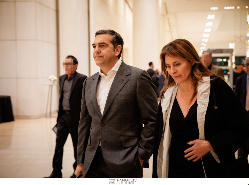 ΑΛΕΞΗΣ ΤΣΙΠΡΑΣ, ΜΠΕΤΥ ΜΠΑΖΙΑΝΑ