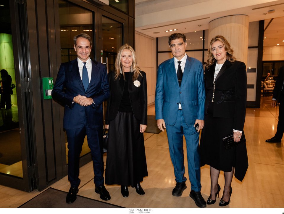 Ο πρωθυπουργός κ. Κυριάκος Μητσοτάκης, η κ. Μαρέβα Μητσοτάκη, ο κ. Γιάννης Β. Βαρδινογιάννης, η κ. Χριστιάννα Β. Βαρδινογιάννη