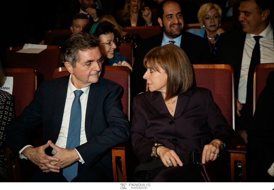 ΠΑΥΛΟΣ ΚΟΤΣΩΝΗΣ, ΚΑΤΕΡΙΝΑ ΣΑΚΕΛΛΑΡΟΠΟΥΛΟΥ