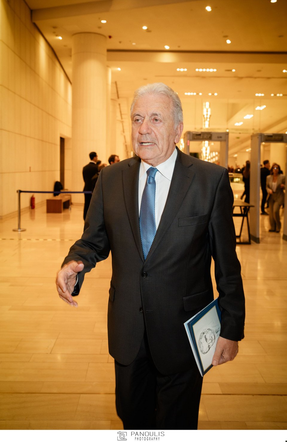 ΔΗΜΗΤΡΗΣ ΑΒΡΑΜΟΠΟΥΛΟΣ