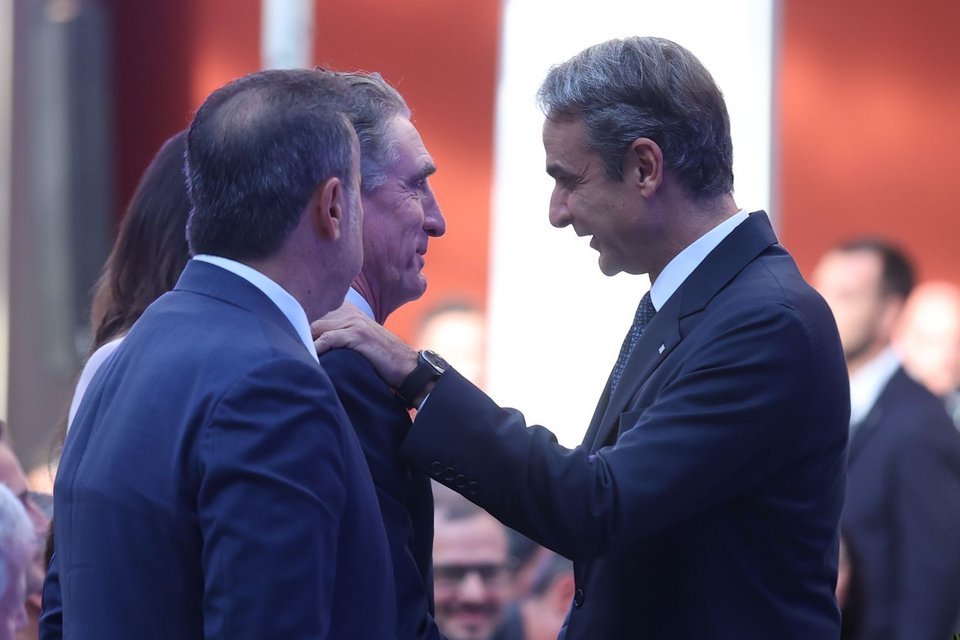 Παπασταύρου, Μπέργκαμ, Μητσοτάκης