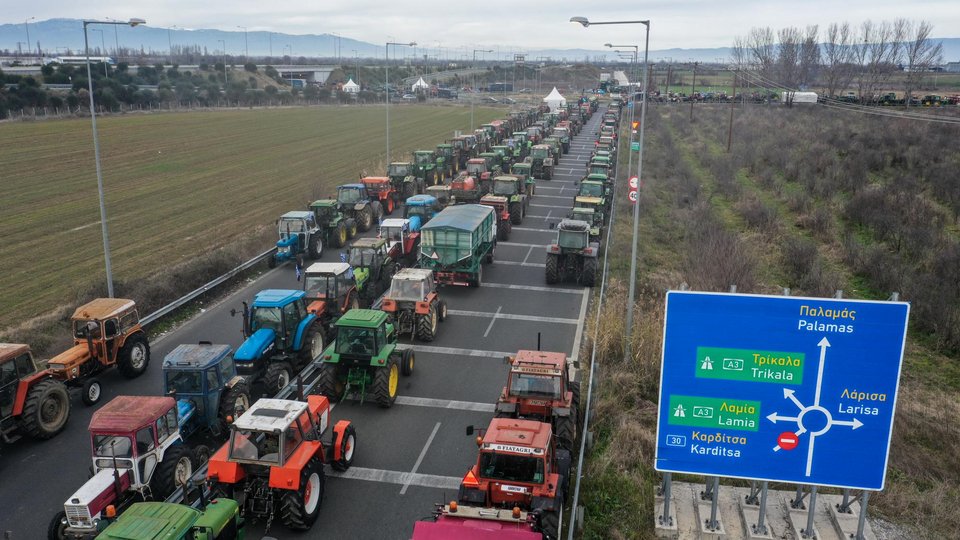 Στον Ε65 στην Καρδίτσα βρίσκονται πάνω από 2.000 τρακτέρ / Φωτογραφία: ΕUROKINISSI