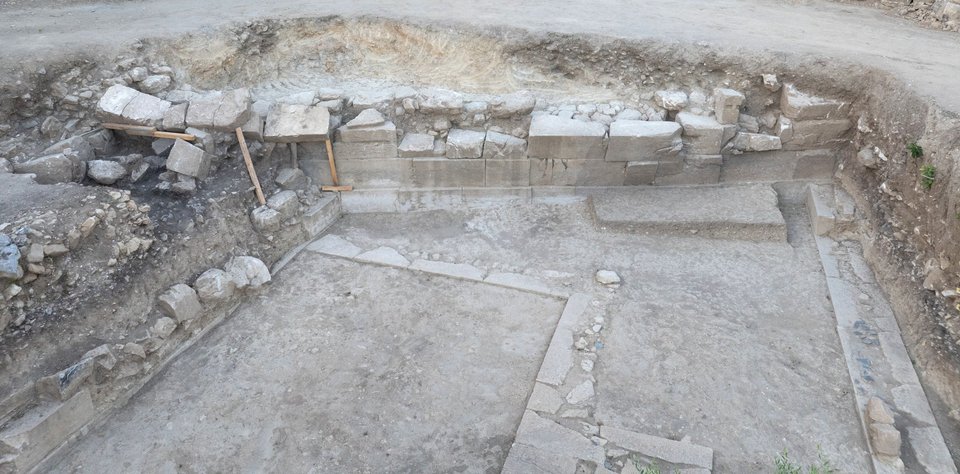 Ο «Λοξός Τοίχος» - Λήψη από βόρεια 