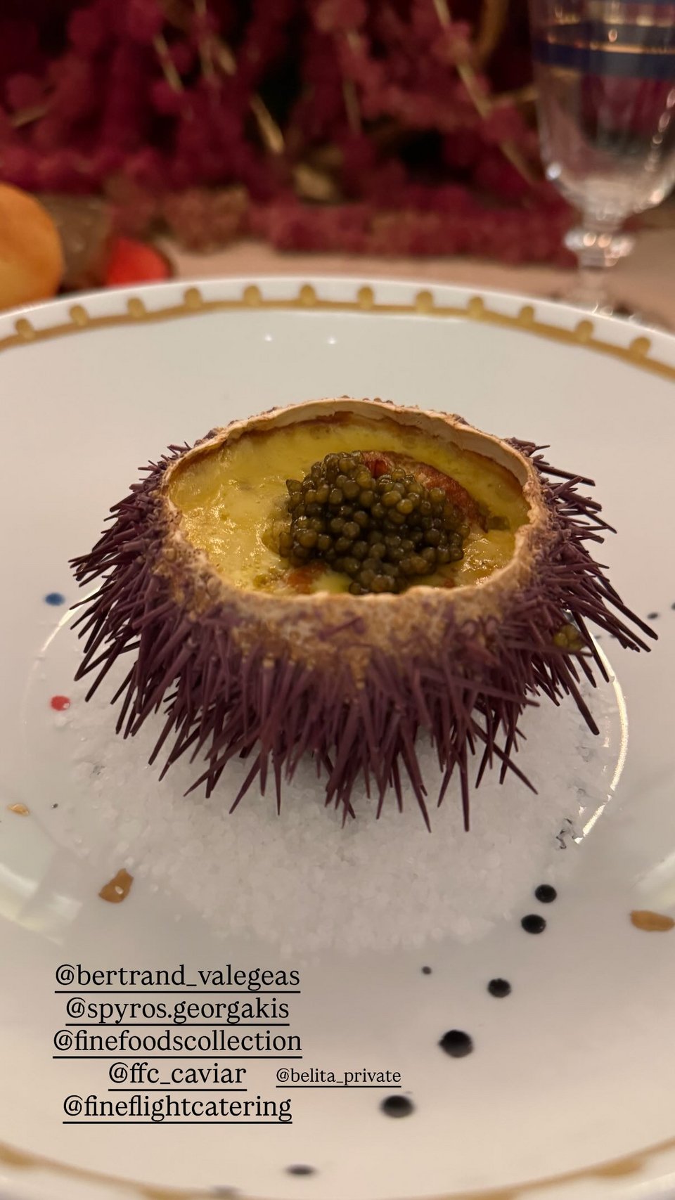 Αχινός με χαβιάρι