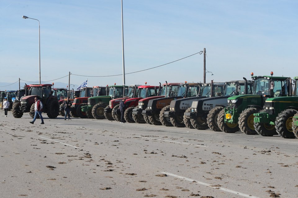 Συνεχίζονται και σήμερα τα μπλόκα των αγροτών / Φωτογραφία EUROKINISSI  