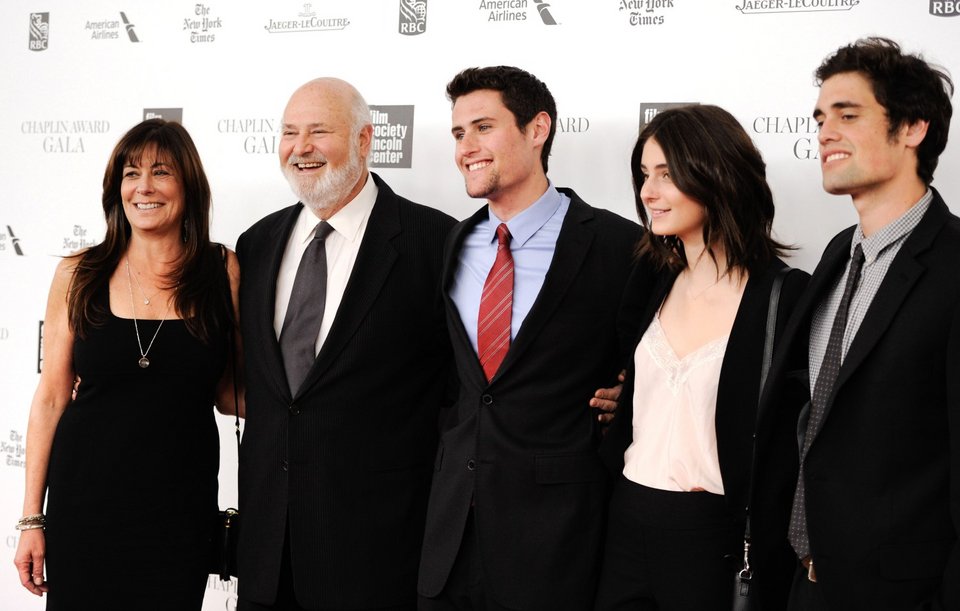 Ο Ρομπ Ράινερ με την σύζυγο και τα παιδιά τους