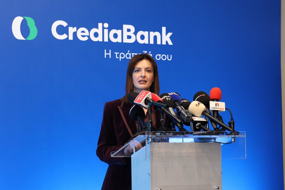 Η κ. Βρεττού, CEO της CrediaBank