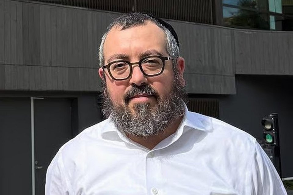 Ο ραβίνος Έλι Σλάνγκερ, 41 ετών, ένα από τα θύματα του μακελειού που συγκλονίζει την Αυστραλία