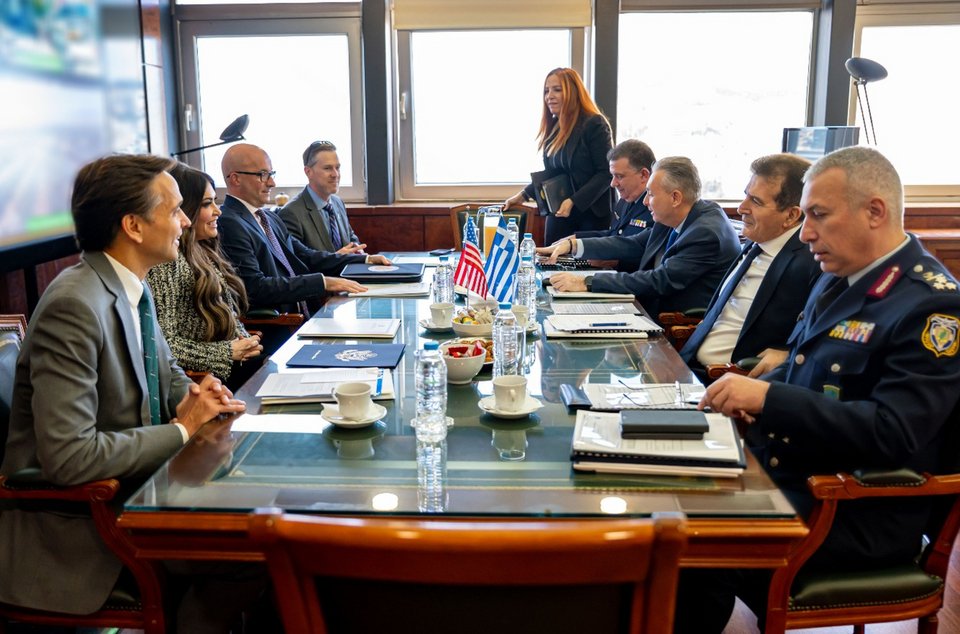 Συνάντηση της Κίμπερλι Γκίλφοϊλ και στελεχών της πρεσβείας των ΗΠΑ με τον Μιχάλη Χρυσοχοΐδη και την ηγεσία της ΕΛ.ΑΣ / ΥΠΟΥΡΓΕΙΟ ΠΡΟΣΤΑΣΙΑΣ ΤΟΥ ΠΟΛΙΤΗ - ΓΡΑΦΕΙΟ ΕΝΗΜΕΡΩΣΗΣ ΚΑΙ ΕΠΙΚΟΙΝΩΝΙΑΣ/EUROKINISSI