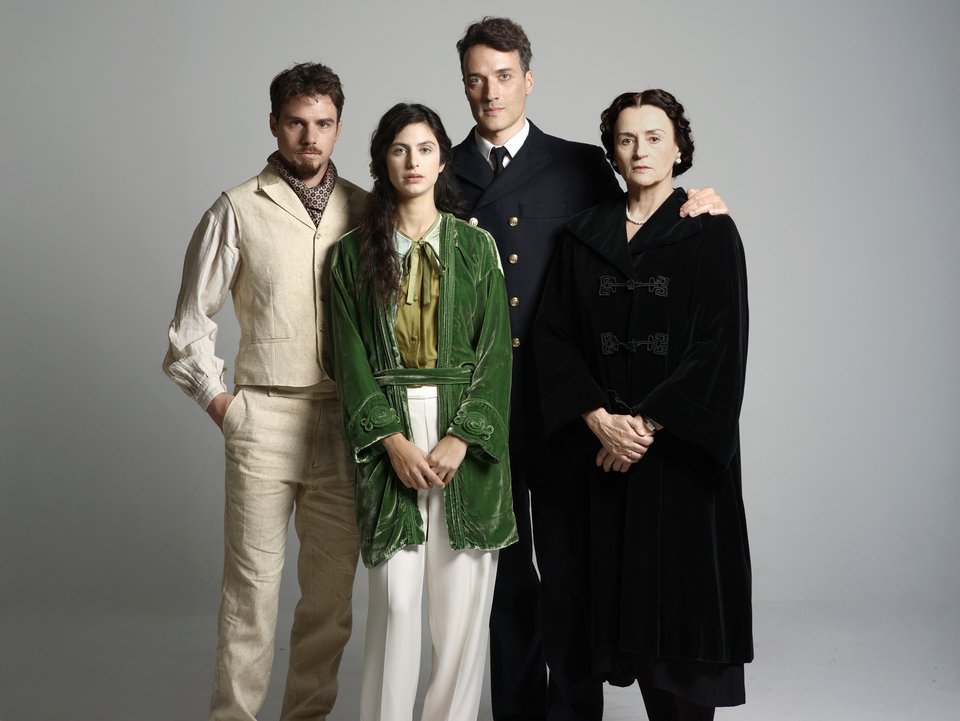 Μεγαλη Χίμαιρα σειρα πρεμιέρα Πρωτοχρονια