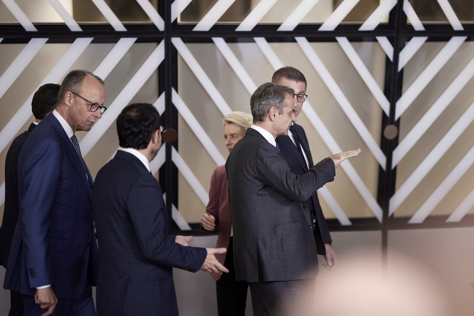 Κυριάκος Μητσοτάκης, Ούρσουλα Φον ντερ Λάιεν και Φρίντριχ Μερτς στις Βρυξέλλες