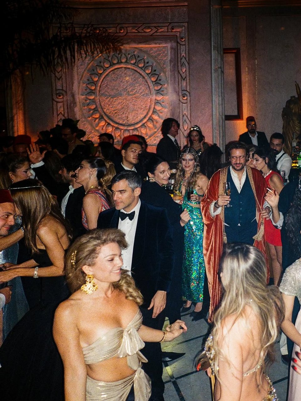 Οι λαμπεροί καλεσμένοι