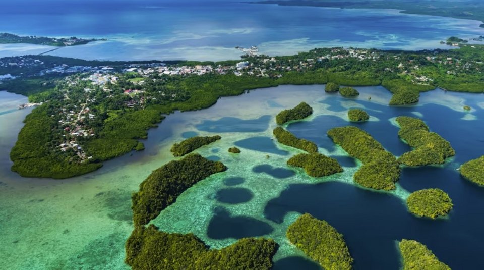 Από αυτή τη λεπτή ζώνη ελέγχου μπορούν να επιτηρούν κινήσεις ναυτικών δυνάμεων, να στηρίζουν κάθε σενάριο άμυνας της Ταϊβάν και να προστατεύουν τις θαλάσσιες αρτηρίες που ενώνουν Ιαπωνία, Γκουάμ και Αυστραλία / ΑΡ