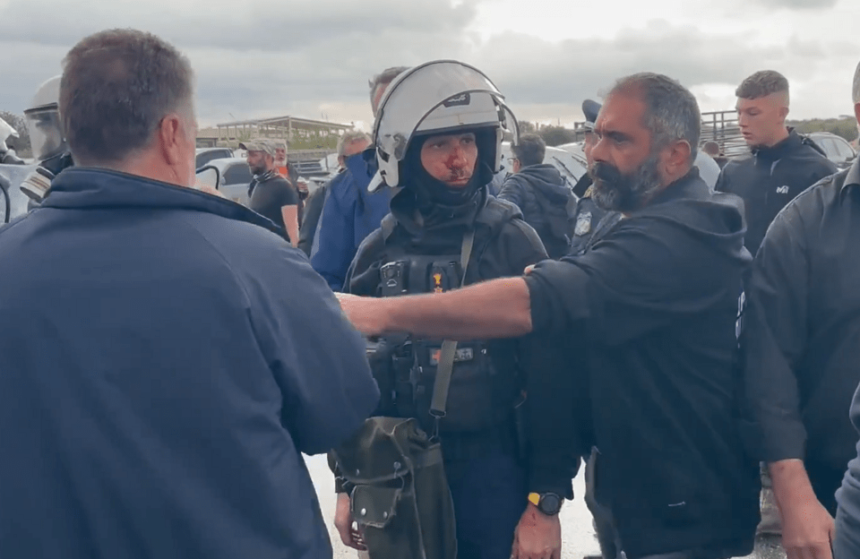 Τραυματισμένος άνδρας των ΜΑΤ 