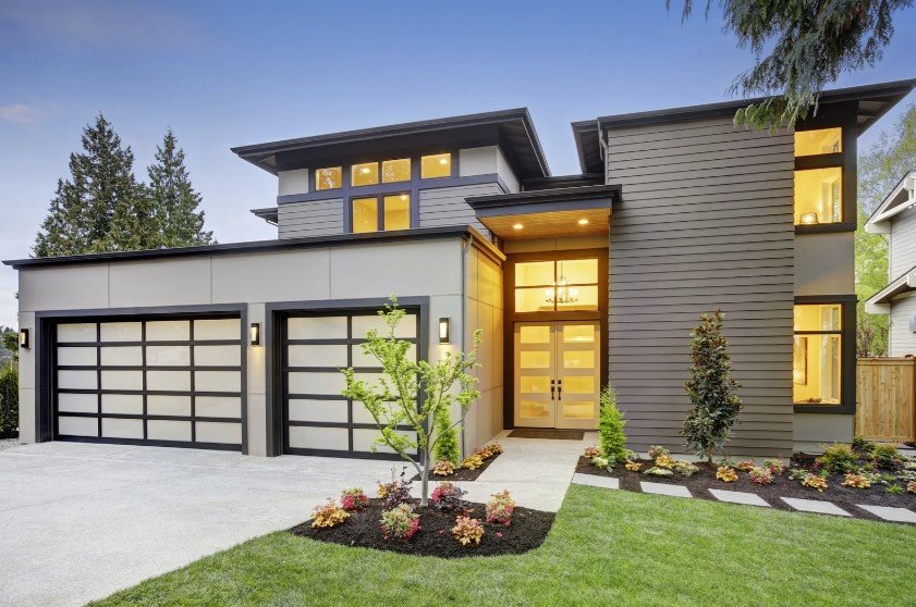 Ένα υπερμεγέθες προαστιακό οίκημα, τοποθετημένο σε δυσανάλογα μικρό οικόπεδο, με στέγη που αλλάζει μορφή από αέτωμα σε φεγγίτη και πίσω πάλι, παράθυρα αταίριαστα μεταξύ τους / GETTY