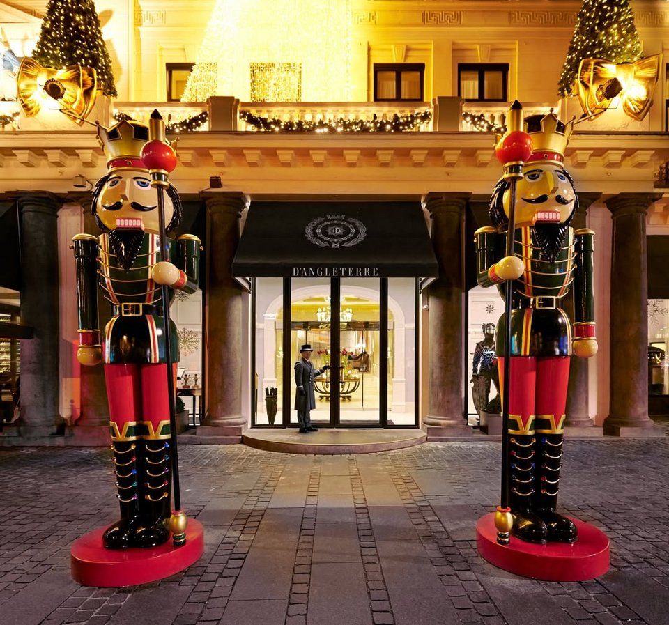 Η είσοδος του Hotel d’Angleterre