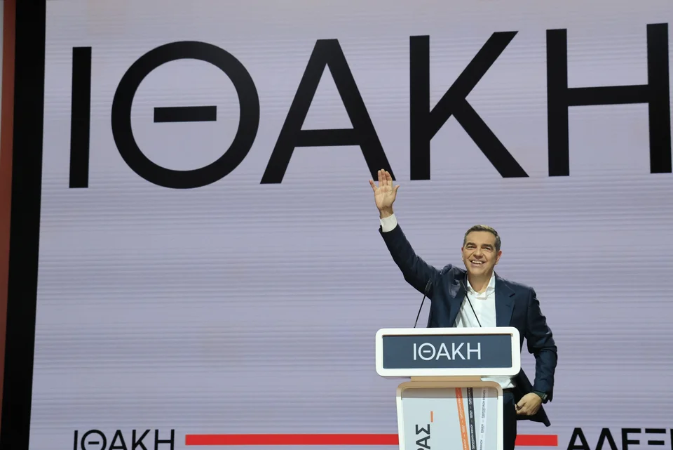 Ο Αλέξης Τσίπρας στο βήμα της εκδήλωσης για την παρουσίαση της «Ιθάκης» / Eurokinissi