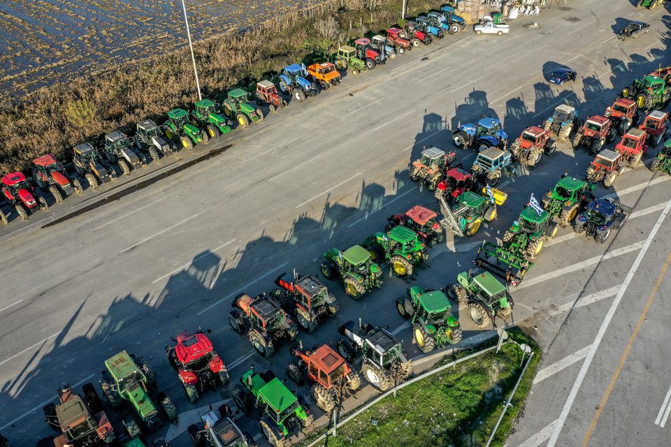 Συνεχίζονται και σήμερα οι πανελλαδικές κινητοποιήσεις των αγροτών / Φωτογραφία EUROKINISSI  