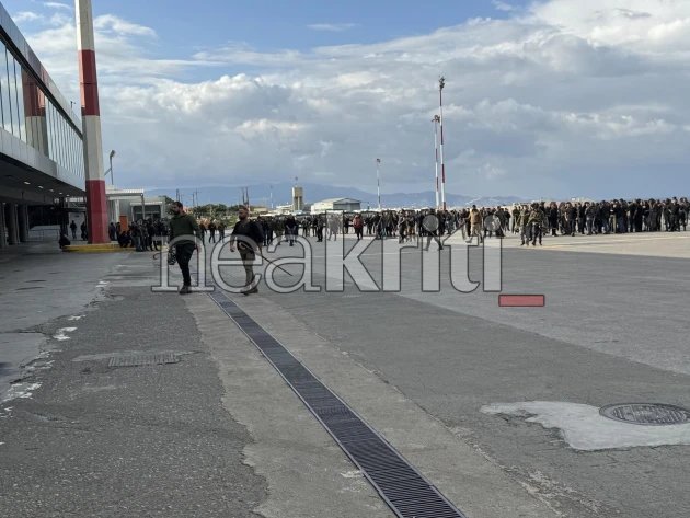 Αγρότες και κτηνοτρόφοι στην πίστα του αεροδρομίου / Neakriti.gr