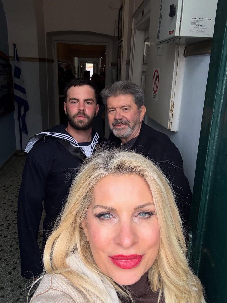 Η οικογενειακή selfie, Αγγελος Λάτσιος, Γιάννης Λάτσιος, Ελένη Μενεγάκη