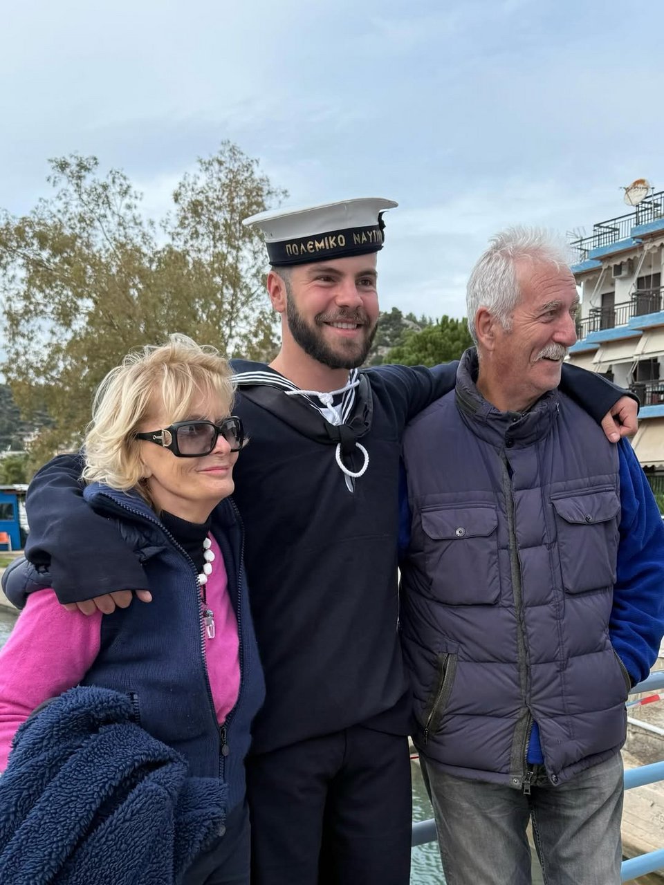 Ο Αγγελος Λάτσιος με την γιαγιά του και τον παππού του