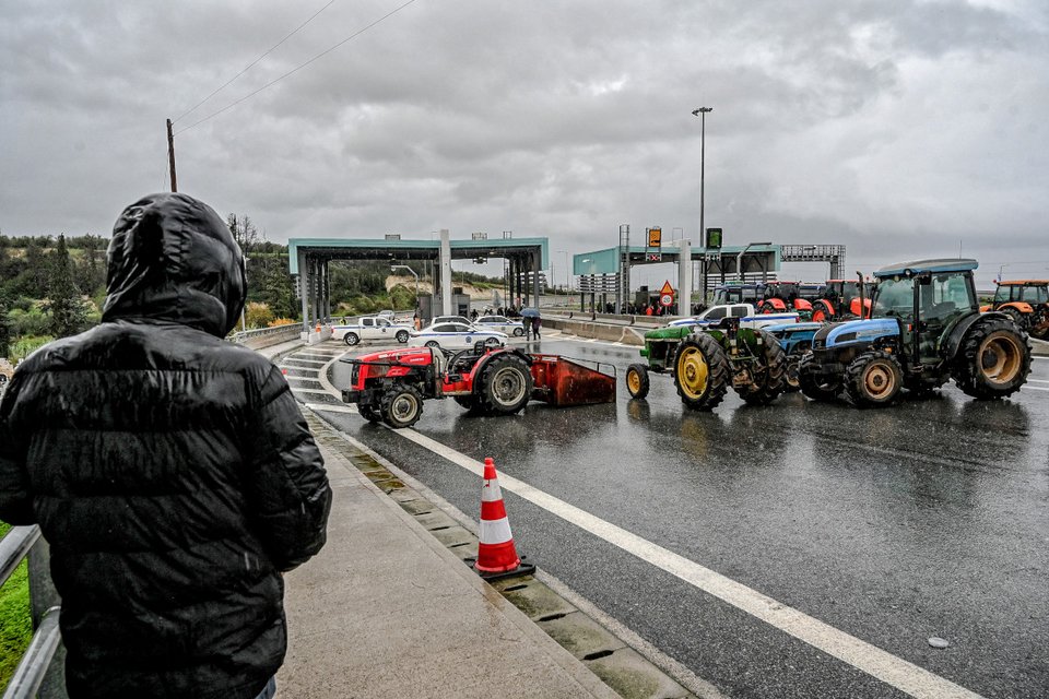 Συνεχίζονται παρά τα καιρικά φαινόμενα οι κινητοποιήσεις των αγροτών / Φωτογραφία EUROKINISSI 